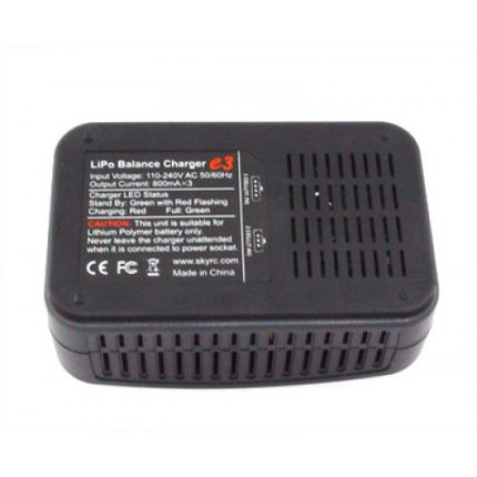 نمای زیرین شارژر باتری SKYRC E3